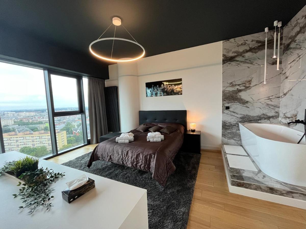 Hanza Tower - Luxurious 60m2 - 15th Floor View Apartment *